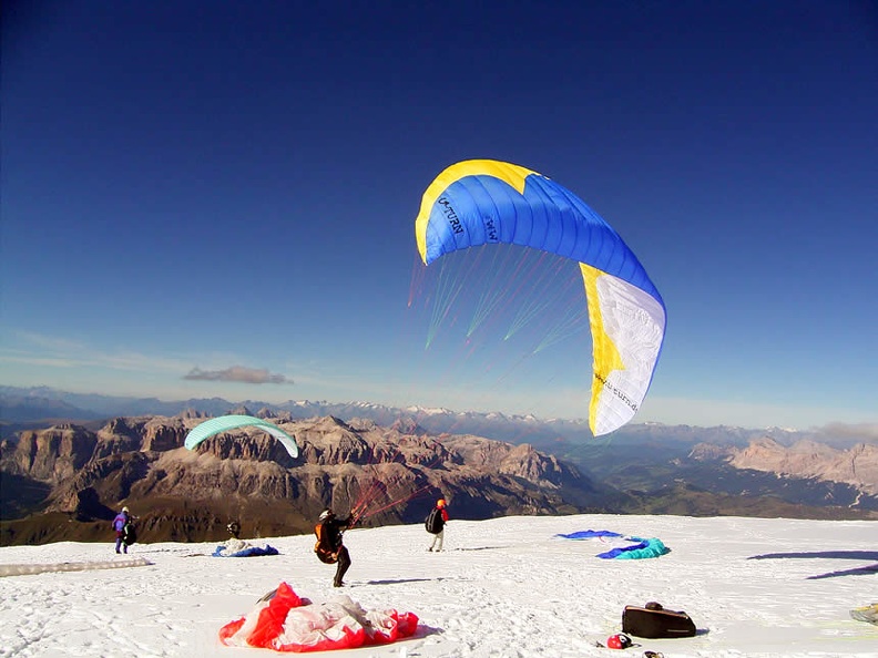 2004 Marmolada Paragliding 007