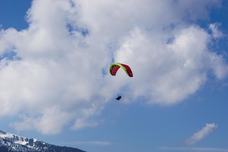 DH19.16-Luesen-Paragliding-270