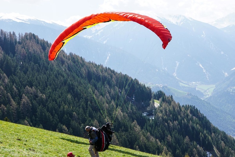 DH19.16-Luesen-Paragliding-294