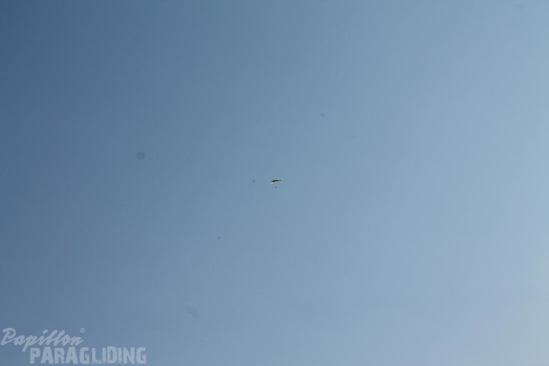 DH25.16-Luesen-Paragliding-1004