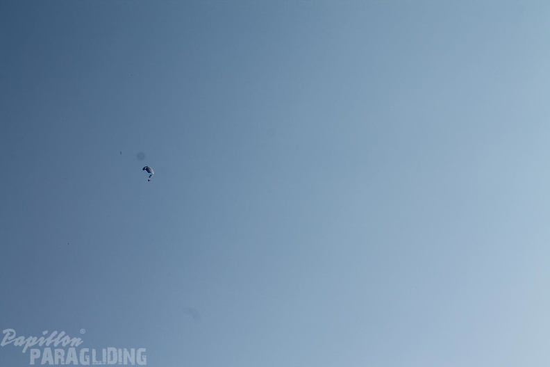 DH25.16-Luesen-Paragliding-1005