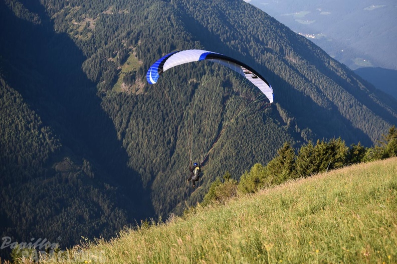 DH35.16-Luesen_Paragliding-1172.jpg
