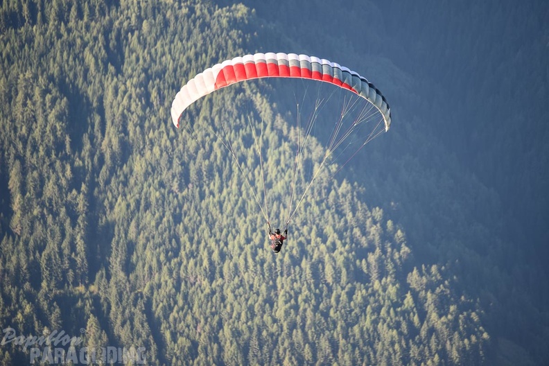 DH35.16-Luesen Paragliding-1210