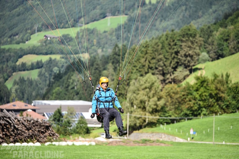 DH35.16-Luesen Paragliding-1378
