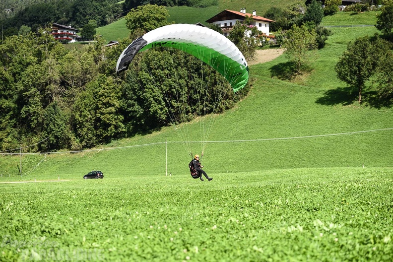 DH35.16-Luesen_Paragliding-1436.jpg