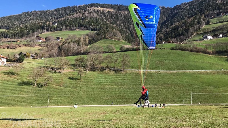 DH13.17 Luesen-Paragliding-241