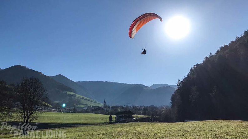 DH13.17 Luesen-Paragliding-346