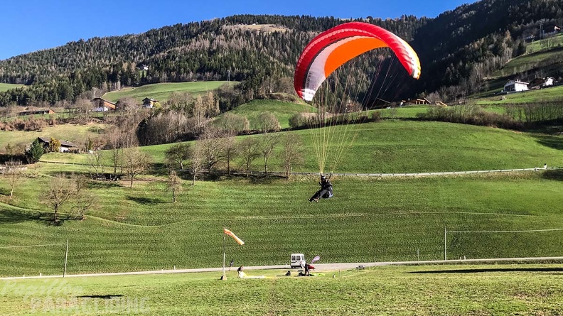DH13.17 Luesen-Paragliding-347