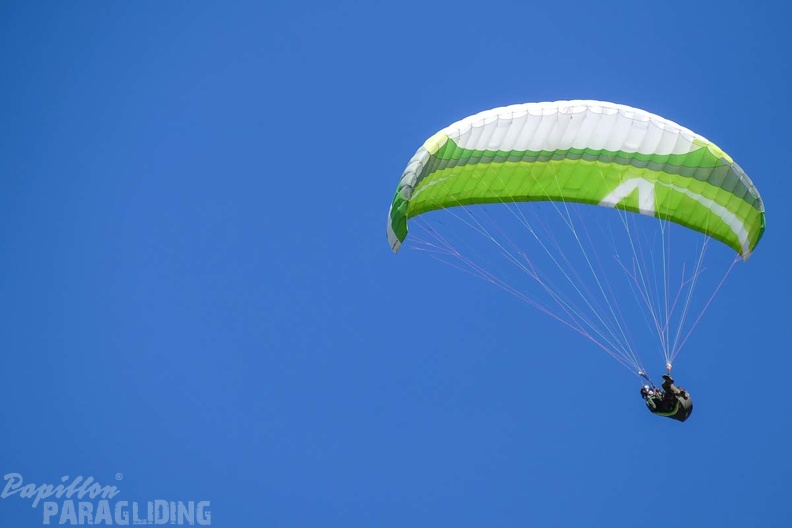 DH13.17 Luesen-Paragliding-399