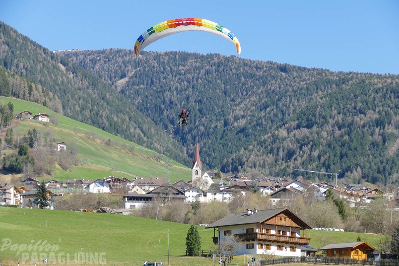 DH13.17_Luesen-Paragliding-430.jpg