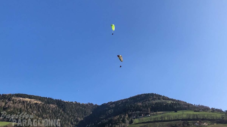 DH13.17_Luesen-Paragliding-447.jpg