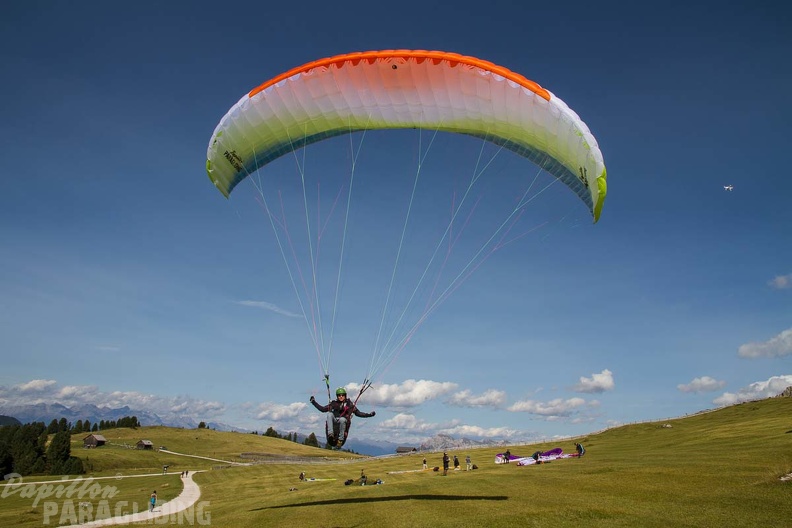 DH34.17 Luesen-Paragliding-213