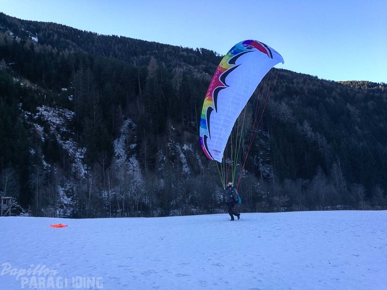 DH52.17 Luesen-Paragliding-159