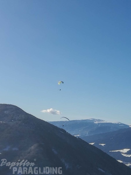 DH52.17 Luesen-Paragliding-523