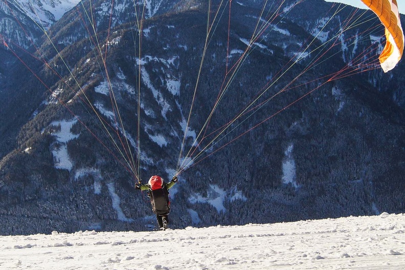 DH1.18 Luesen-Paragliding-153
