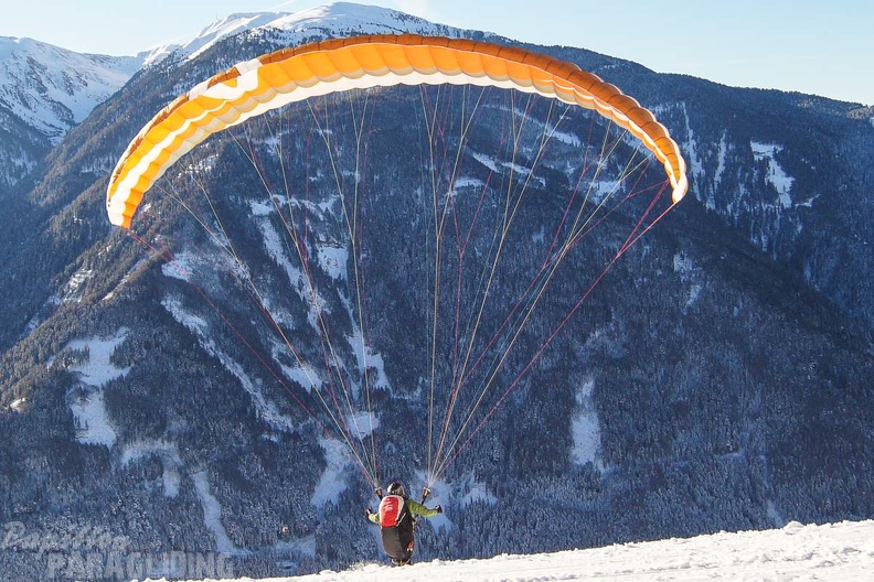 DH1.18_Luesen-Paragliding-161.jpg