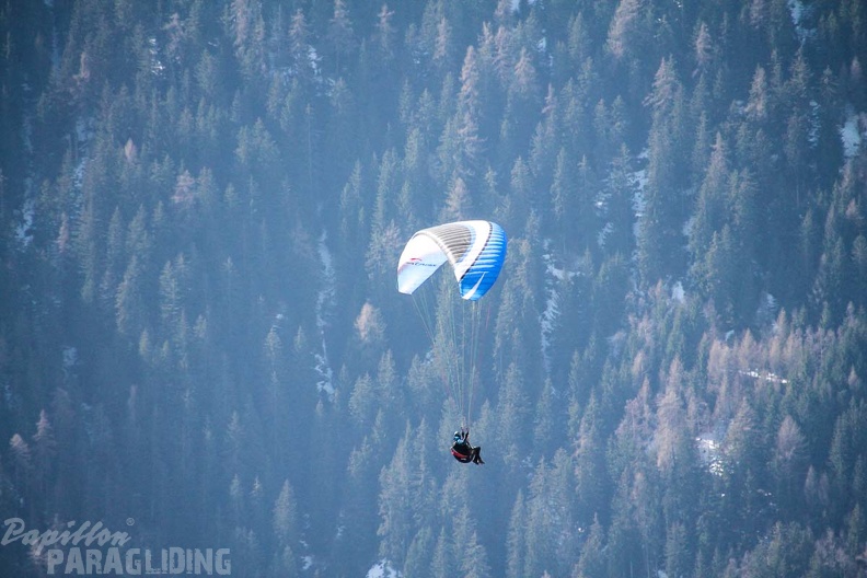 DH12.18 Luesen-Paragliding-122