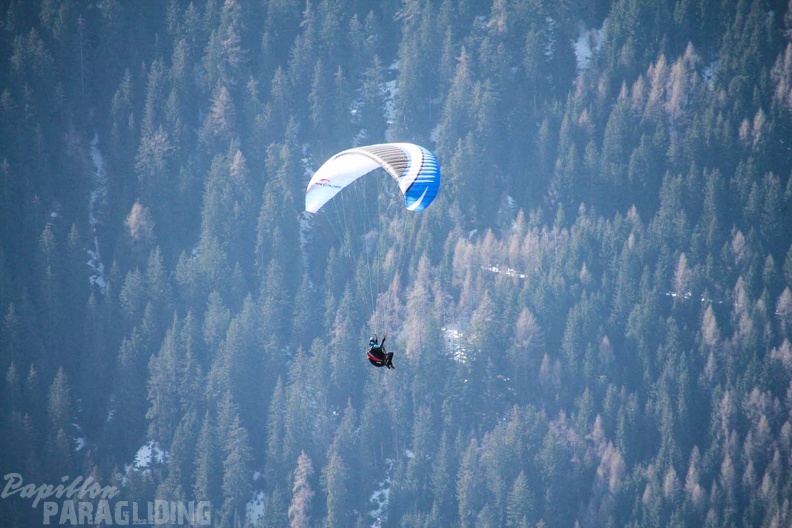 DH12.18 Luesen-Paragliding-123