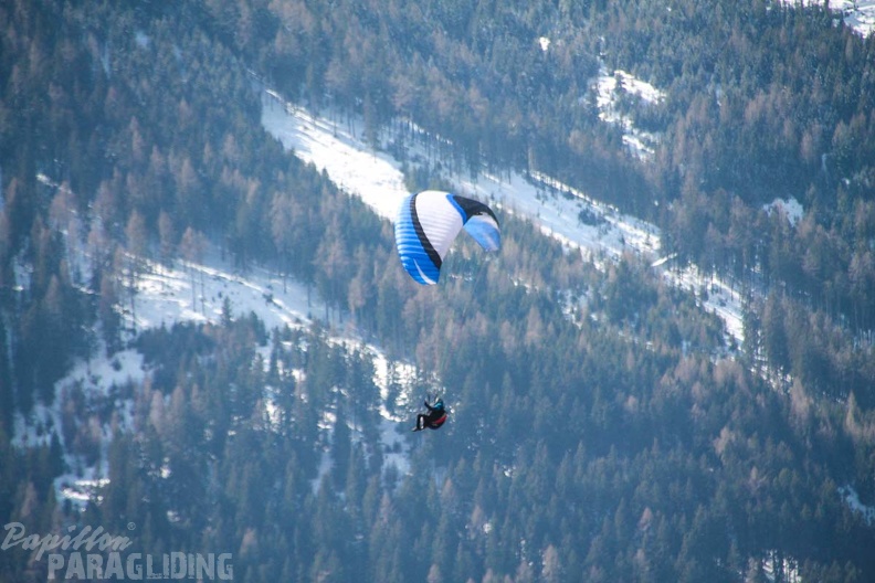 DH12.18 Luesen-Paragliding-135