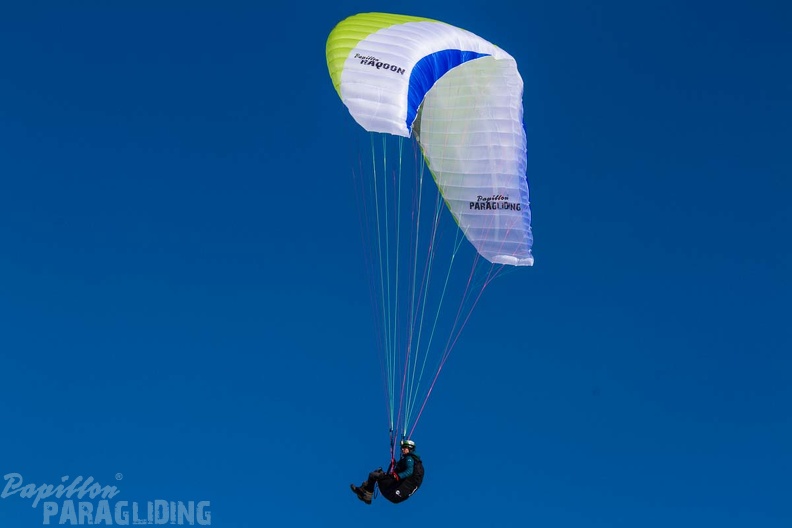 DH14.18 Luesen-Paragliding-1-1112