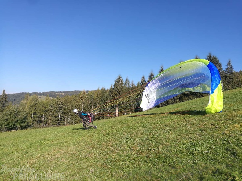DH41.18 Luesen-Paragliding-234