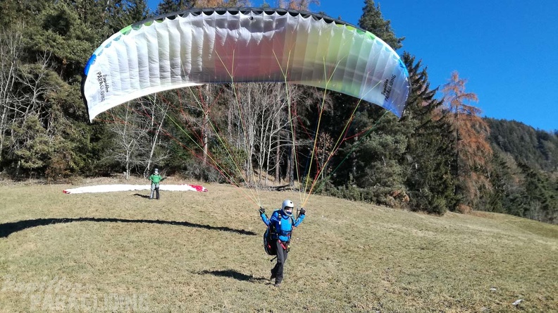 DH50.18 Luesen-Paragliding-350