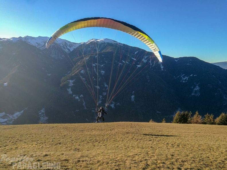 DH52.18 Luesen-Paragliding-351