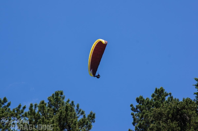 FY26.16-Annecy-Paragliding-1300.jpg