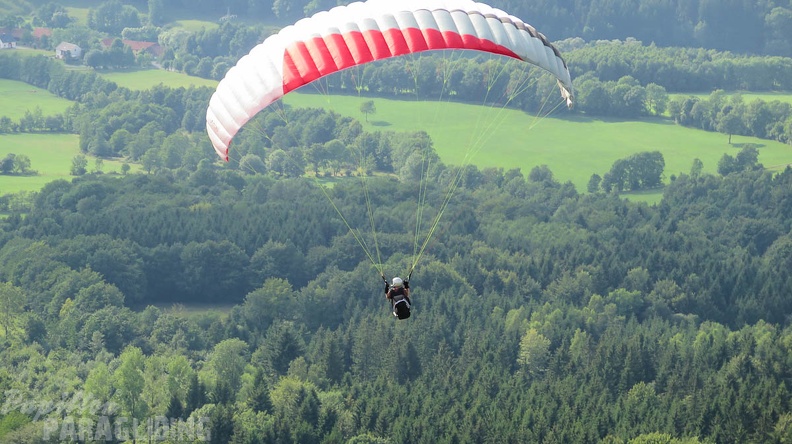 FG30.15_Paragliding-Rhoen-1064.jpg
