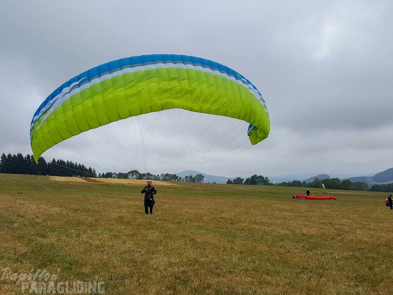 FG33.18 Paragliding-114