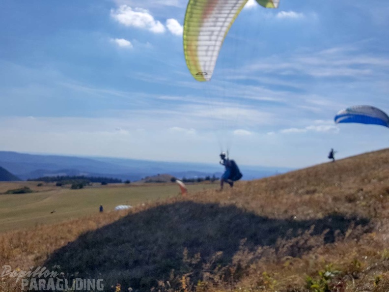 FG33.18 Paragliding-162