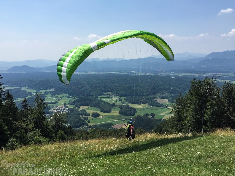 FSB30.15 Paragliding-Bled.jpg-1101