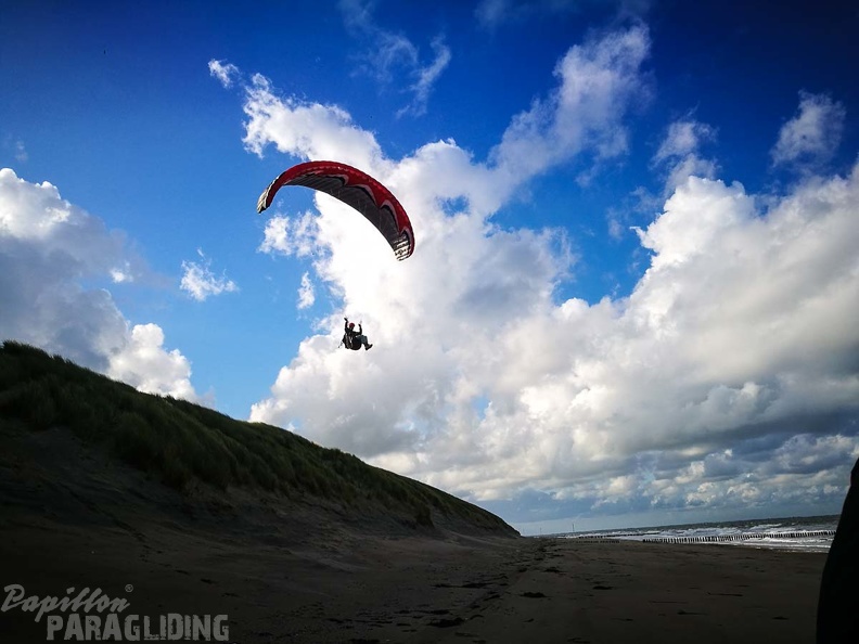 FZ37.17 Zoutelande-Paragliding-298