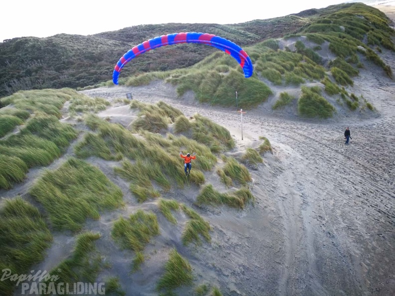 FZ37.17 Zoutelande-Paragliding-368