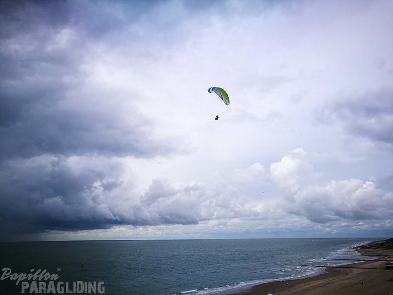 FZ37.17 Zoutelande-Paragliding-439