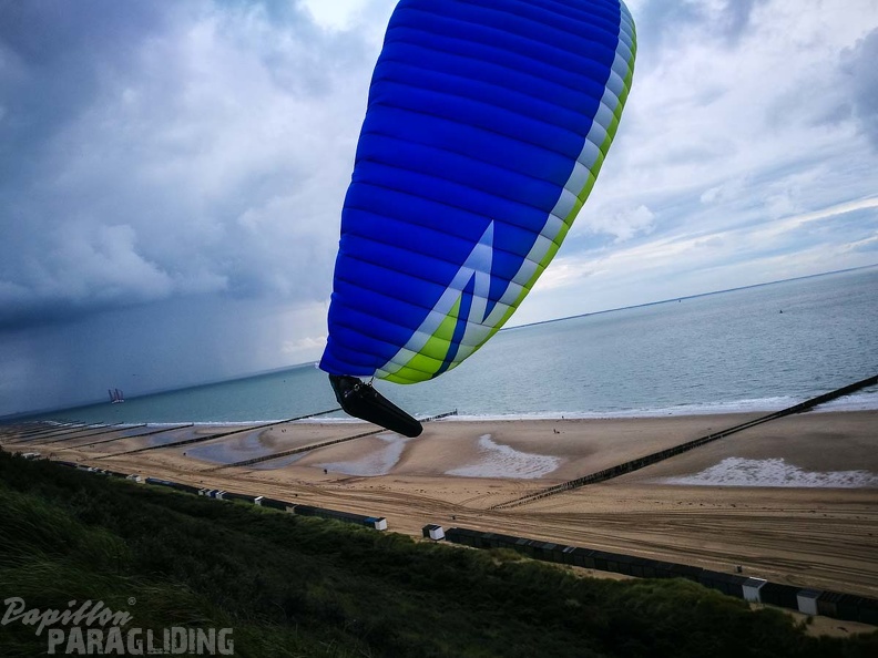 FZ37.17 Zoutelande-Paragliding-521