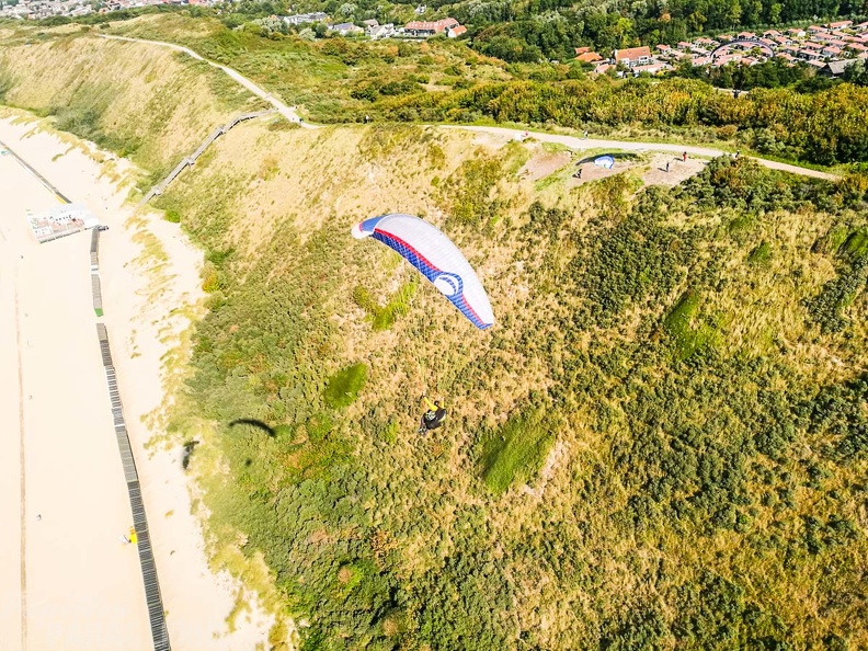 FZ37.18 Zoutelande-Paragliding-638