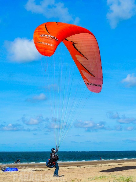 FZ37.18 Zoutelande-Paragliding-813