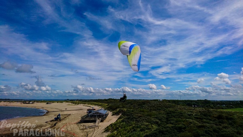 FZ37.19 Zoutelande-Paragliding-532