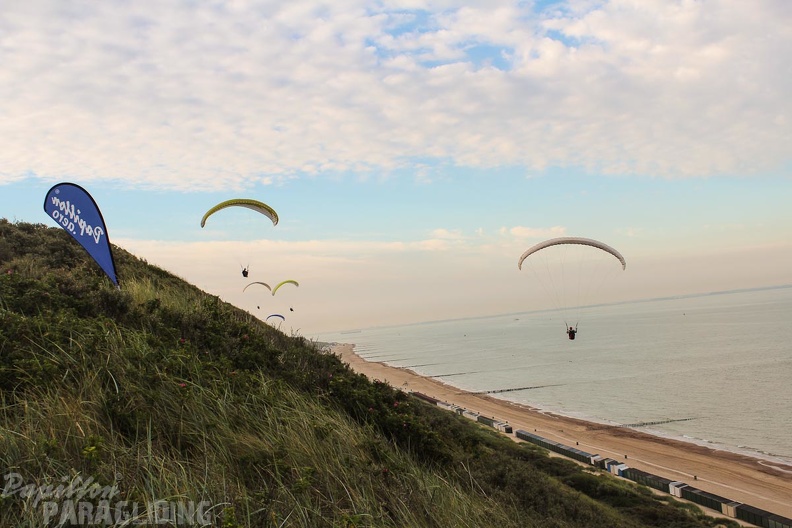 Paragliding Zoutelande-395