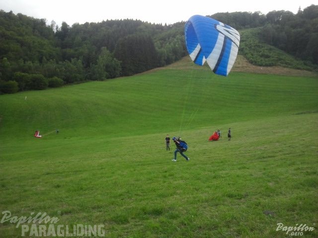 2012 ES.32.12 Paragliding 015