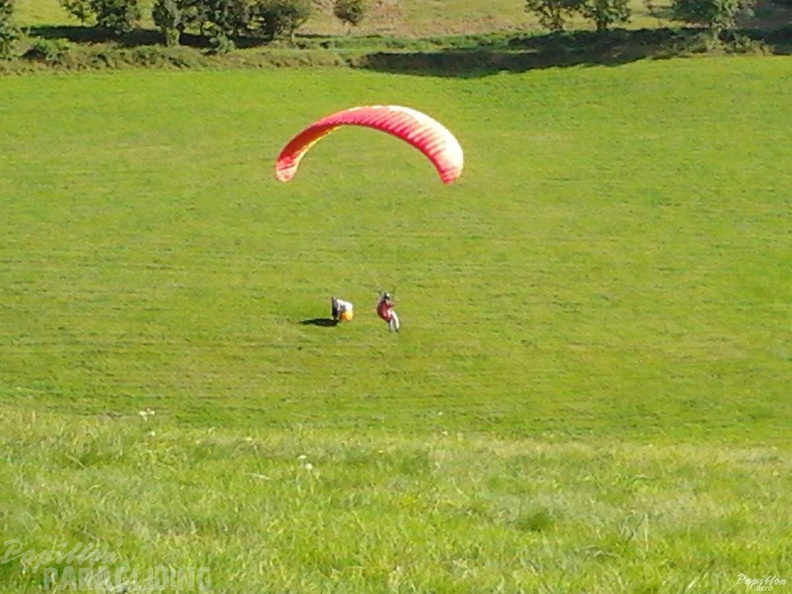 2012 ES.34.12 Paragliding 042
