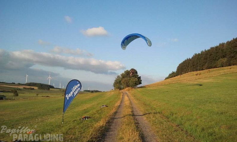 2012 ES.36.12 Paragliding 046