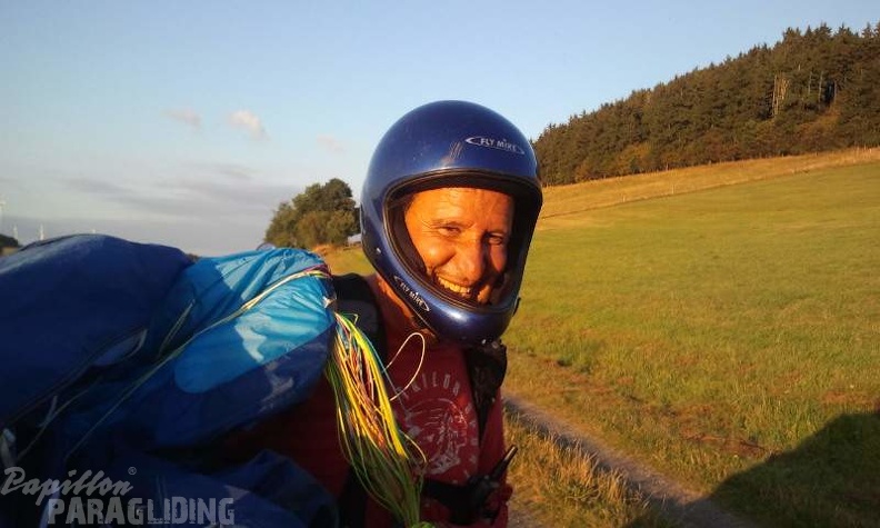 2012 ES.36.12 Paragliding 054