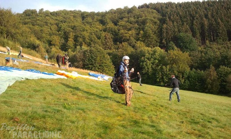 2012 ES.36.12 Paragliding 070