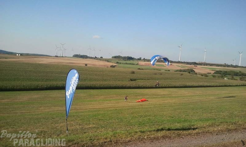 2012 ES.37.12 Paragliding 005