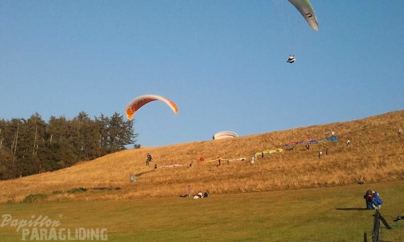2012 ES.37.12 Paragliding 040