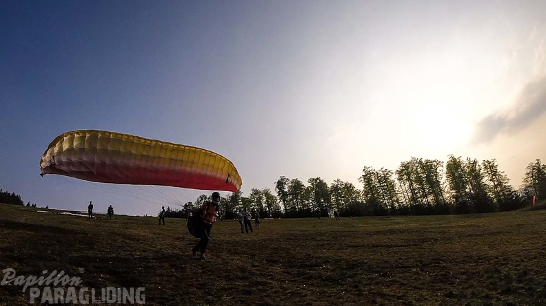 ES17.18 Paragliding-116