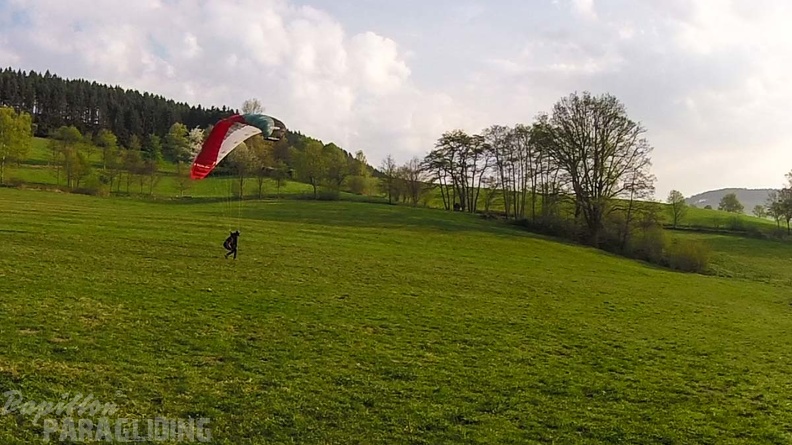 ES17.18 Paragliding-157