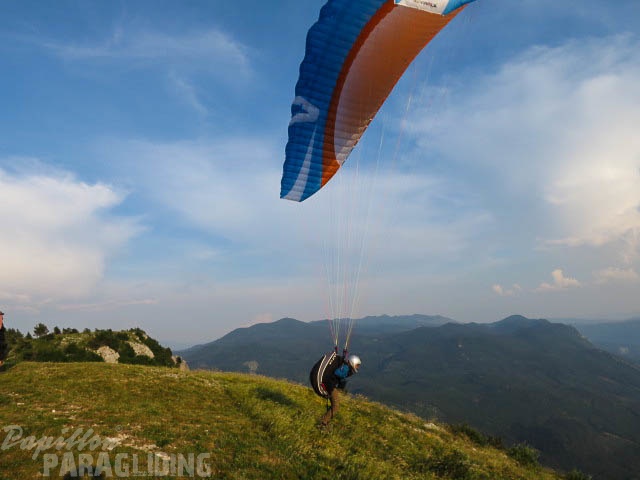 AT27 15 Paragliding-1031